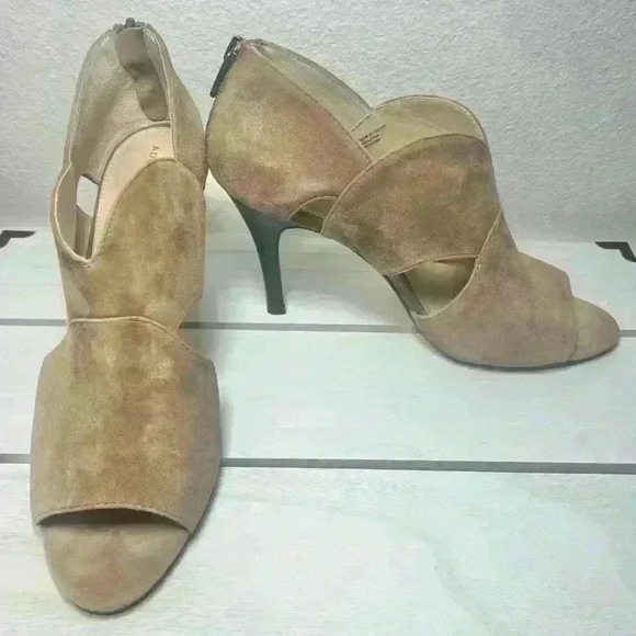 Adrienne Vittadini Tan Suede Gerlinda Open Toe Cutout Heels Size 8 M - Picture 3 of 11